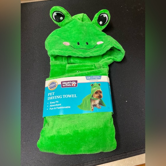 hearts & tails Other - Dog drying towel frog